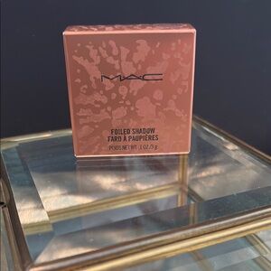 MAC FOILED WHITE HAUTE EYE SHADOW